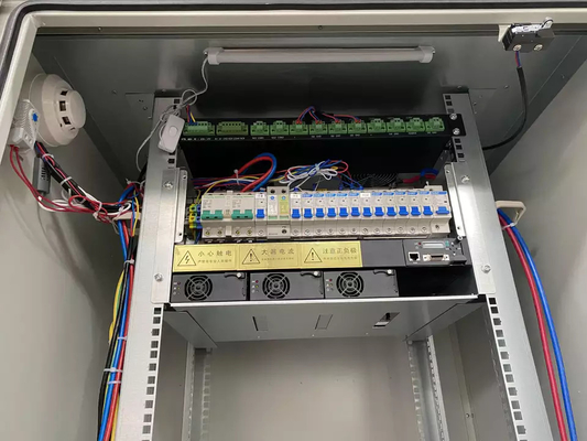 Sprzęt telekomunikacyjny odporny na warunki pogodowe elektryczny obudowa szafki zewnętrznej dla sterownika zasilającego baterii UPS