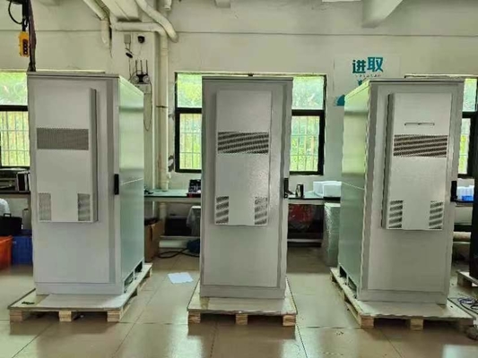 Dostosowany system zasilania telekomunikacyjnego na zewnątrz - 48Vdc 24KW z sterownikiem Smartpack S Flatpack2 Moduły 48V 2000W