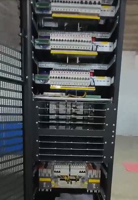 -48Vdc 1000A Duży system energii telekomunikacyjnej Duża elektrownia 240Vac 2L + N + PE z Flatpack2 48/3000 SHE 241119.106